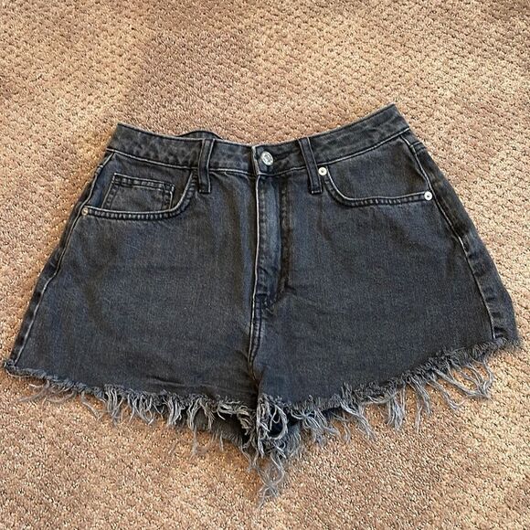 Forever 21 Back distressed Jean shorts size 28 - Picture 2 of 4